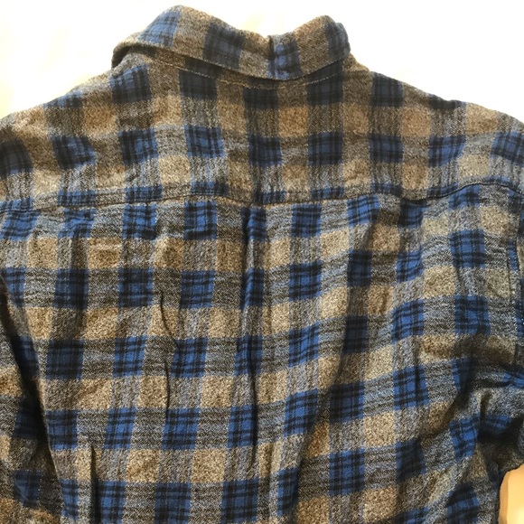 Gray and blue flannel long sleeve shirt (bundle only) - Picture 4 of 5